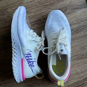 Nike Womens Odyssey React 2 Flyknits